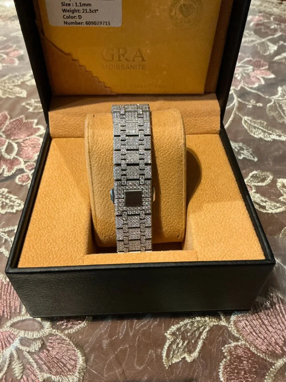 VVS1 Moissanite (Crazy on tester) AP Watch